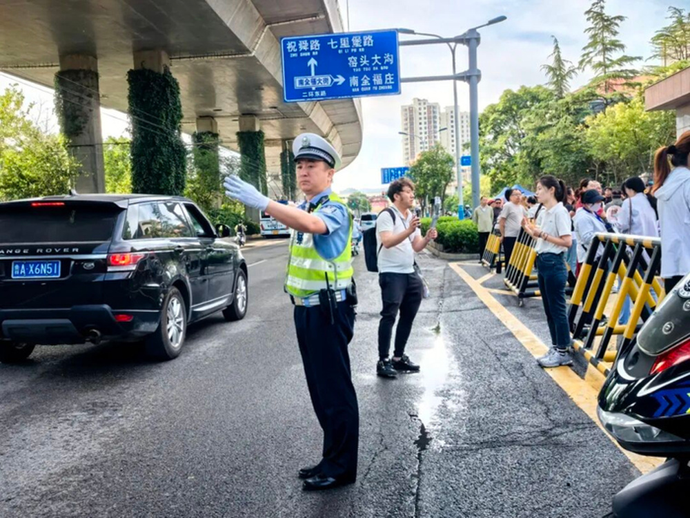 出动5382人次警力,累计帮助考生11人,济南交警这样护航高考