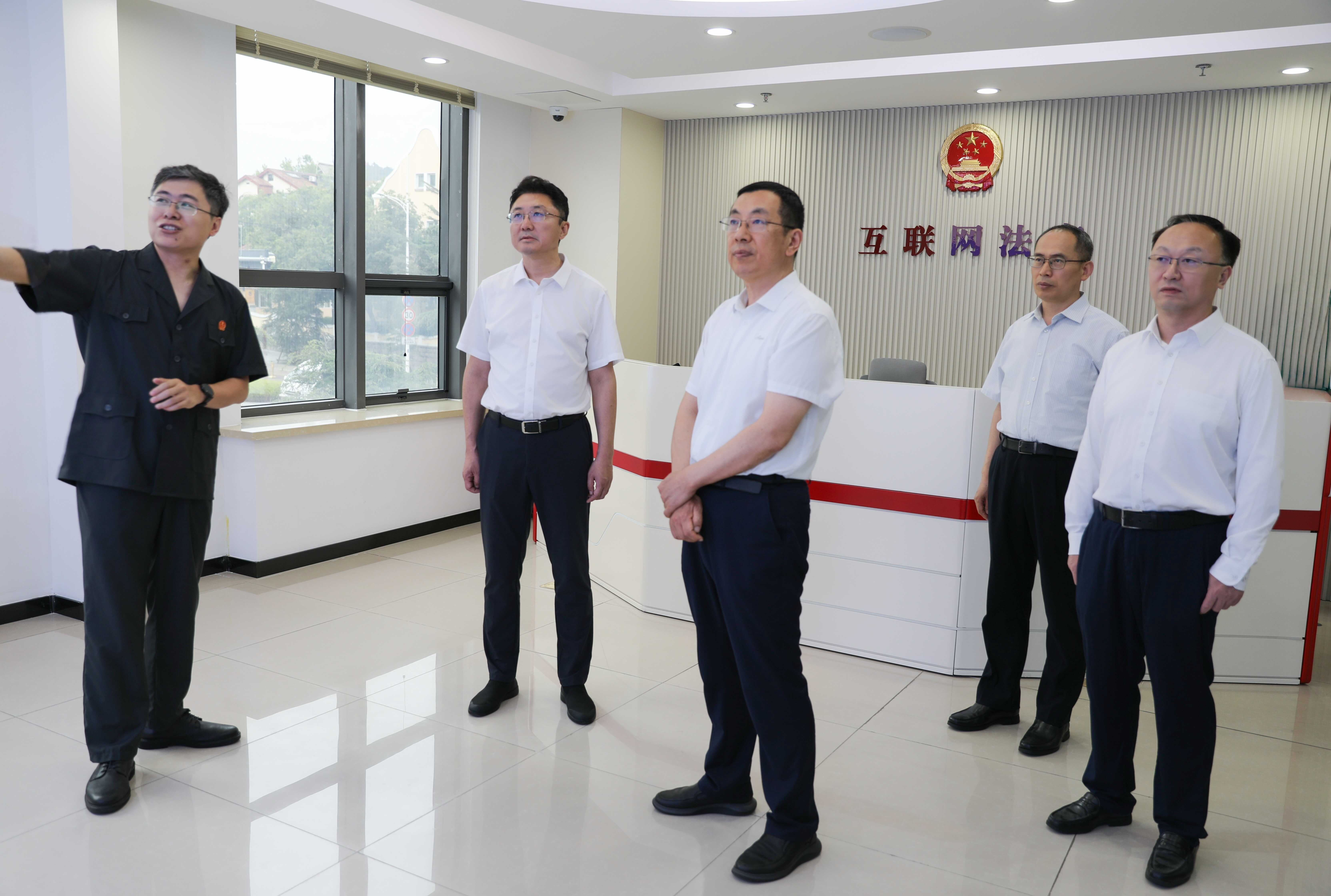 陈金国带队调研金融审判工作暨开展“优化法治化营商环境代表行”活动2.jpg
